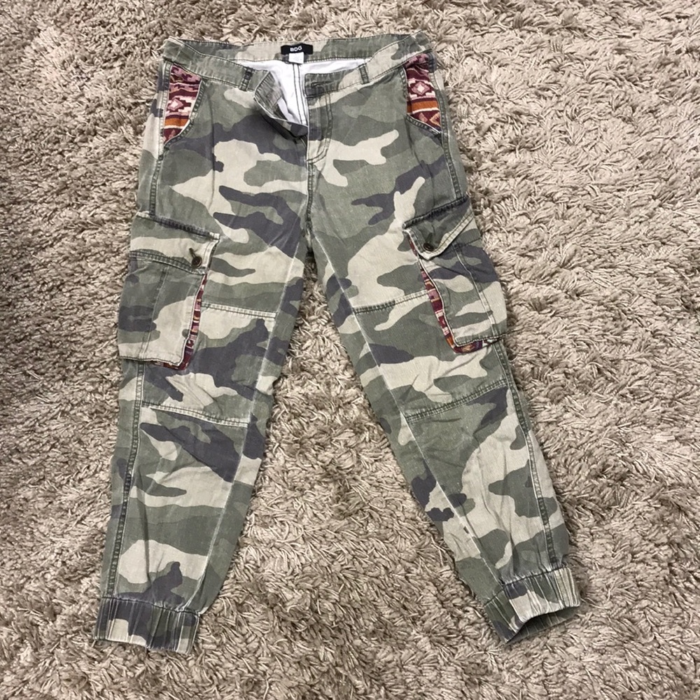 BDG size 27 army tapered in jeans